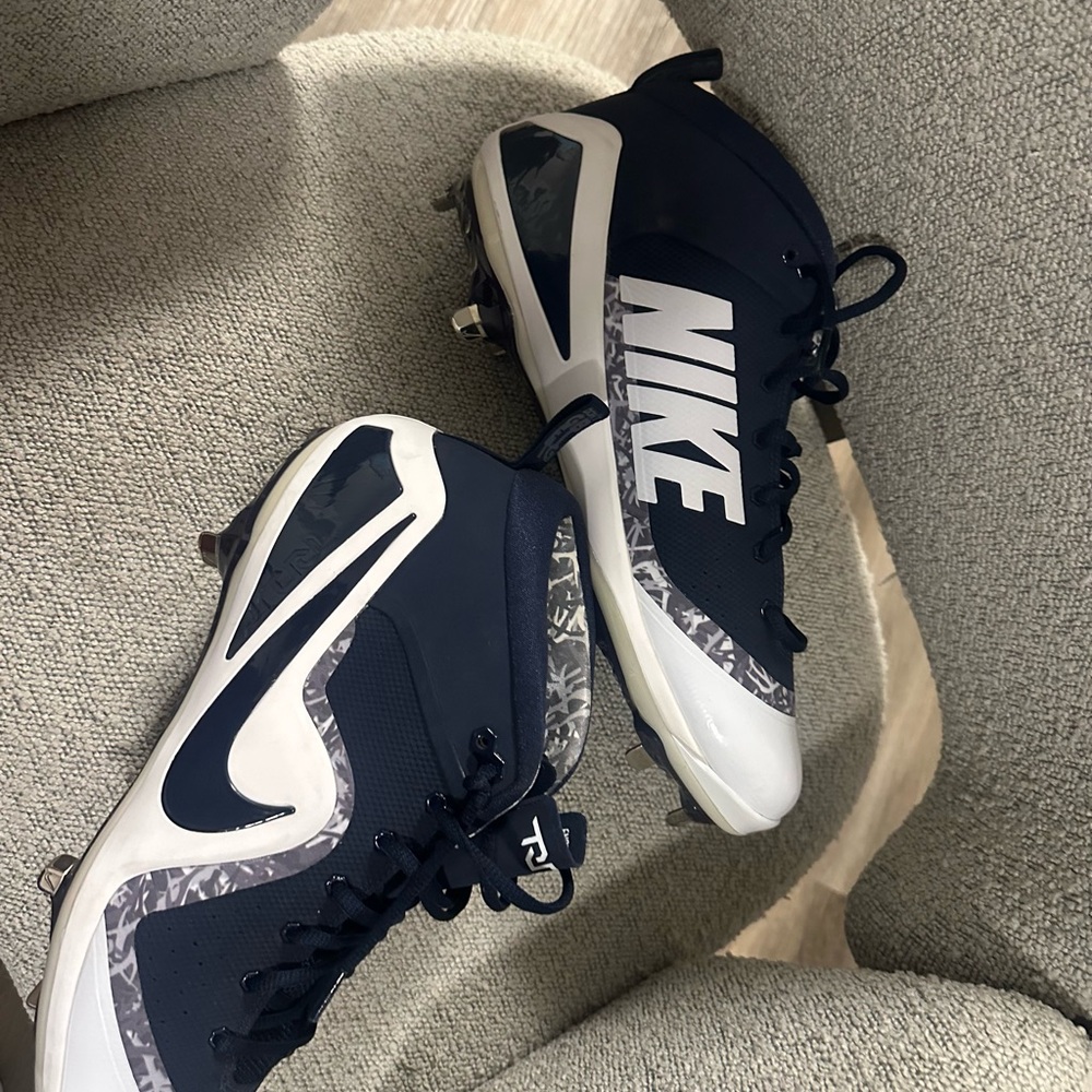 Nike Dark Blue and White Sports Cleats